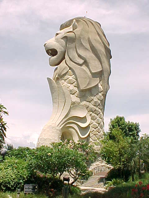 Closeup of the Merlion (Singapore, The Travel Addicts)