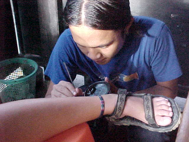 SGK getting henna tattoo