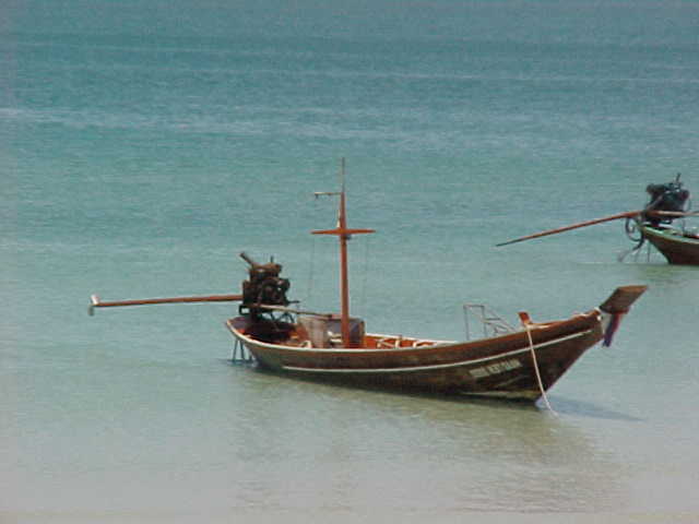 Long tail boat :  (Thailand, The Travel Addicts)