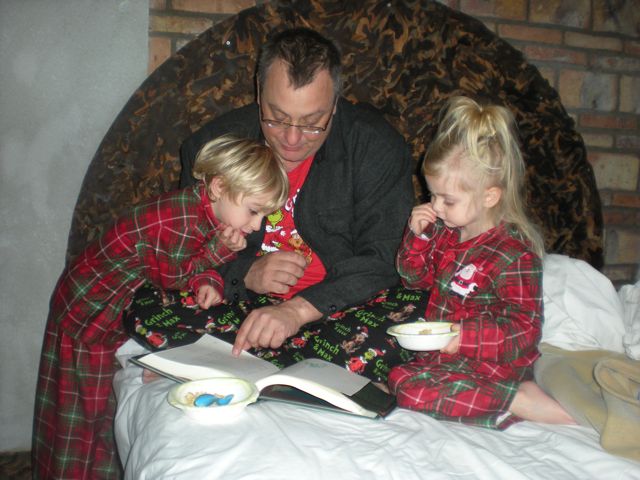 Reading the wizard : Each night I read to the kids from The Wizard Of Oz